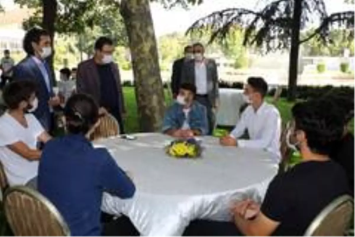 Başkan Deniz Köken, BESYO'yu kazanan öğrencilerle buluştu