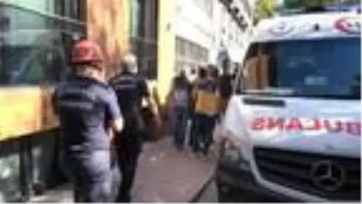 Korku dolu anlar kamerada! Pencereye tırmanırken 7'nci kattan düşüp öldü Korku dolu anlar kamerada! Pencereye tırmanırken 7'nci kattan düşüp öldü