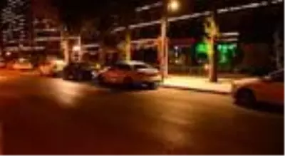 Boynuna bıçak dayayıp yaraladıkları kuyumcunun 250 bin lirasını çaldılar