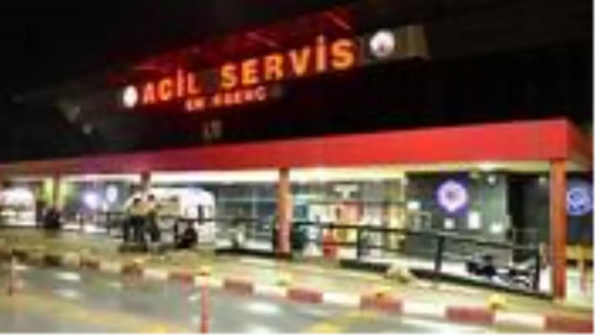 Boynuna bıçak dayayıp yaraladıkları kuyumcunun 250 bin lirasını çaldılar