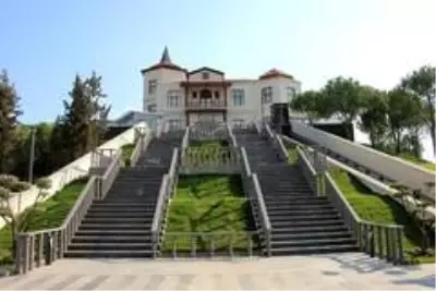 Demokrasi Şehidi Merhum Başbakan Menderes için şarkı besteledi Demokrasi Şehidi Merhum Başbakan Menderes için şarkı besteledi