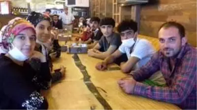 Diyarbakırlı fındık işçileri yemek organizasyonuyla memleketlerine uğurlandı Diyarbakırlı fındık işçileri yemek organizasyonuyla memleketlerine uğurlandı