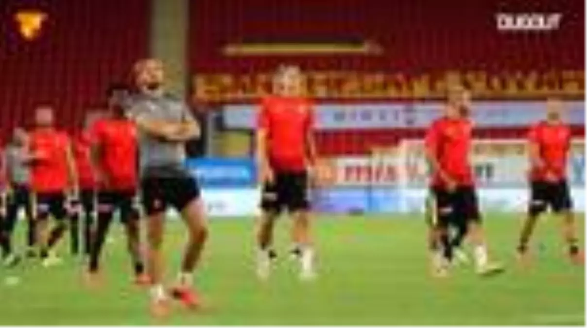 Göztepe Oyuncularına Yapılan Aile Süprizi