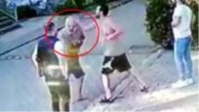 Halil Sezai'nin tekme tokat dövdüğü yaşlı adam konuştu: Otururken bile vuruyordu Halil Sezai'nin tekme tokat dövdüğü yaşlı adam konuştu: Otururken bile vuruyordu