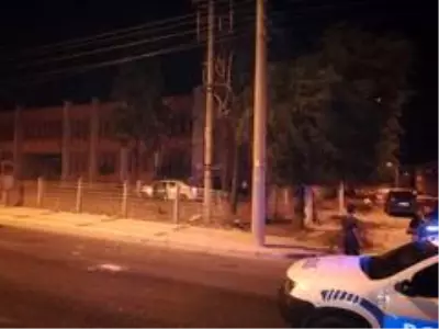Son dakika haberleri! İzmir'de vatandaşın 250 bin lirasını gasp ederek kaçan şahıslar kaza geçirdi