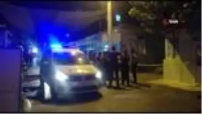 İzmir'de iki grup arasında silahlı kavga: 1 ölü, 3 yaralı İzmir'de iki grup arasında silahlı kavga: 1 ölü, 3 yaralı