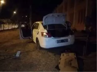 Son dakika haberleri! İzmir'de vatandaşın 250 bin lirasını gasp ederek kaçan şahıslar kaza geçirdi