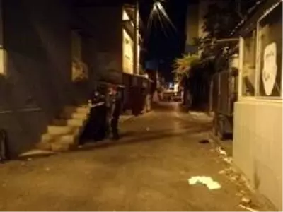 İzmir'deki silahlı kavgada ölü sayısı 2'ye çıktı İzmir'deki silahlı kavgada ölü sayısı 2'ye çıktı
