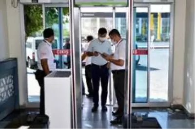 İzolasyonda olmaları gereken 33 kişi Dicle Elektrik şubelerinde tespit edildi İzolasyonda olmaları gereken 33 kişi Dicle Elektrik şubelerinde tespit edildi
