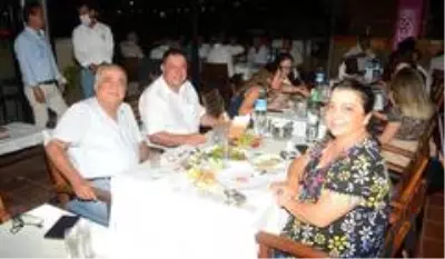 Kuşadası'nda duayen esnaflar protokol ile bir araya geldi