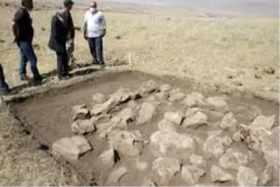 Malazgirt Savaşı'nın alan tespitinde kazı çalışmaları başladı Malazgirt Savaşı'nın alan tespitinde kazı çalışmaları başladı