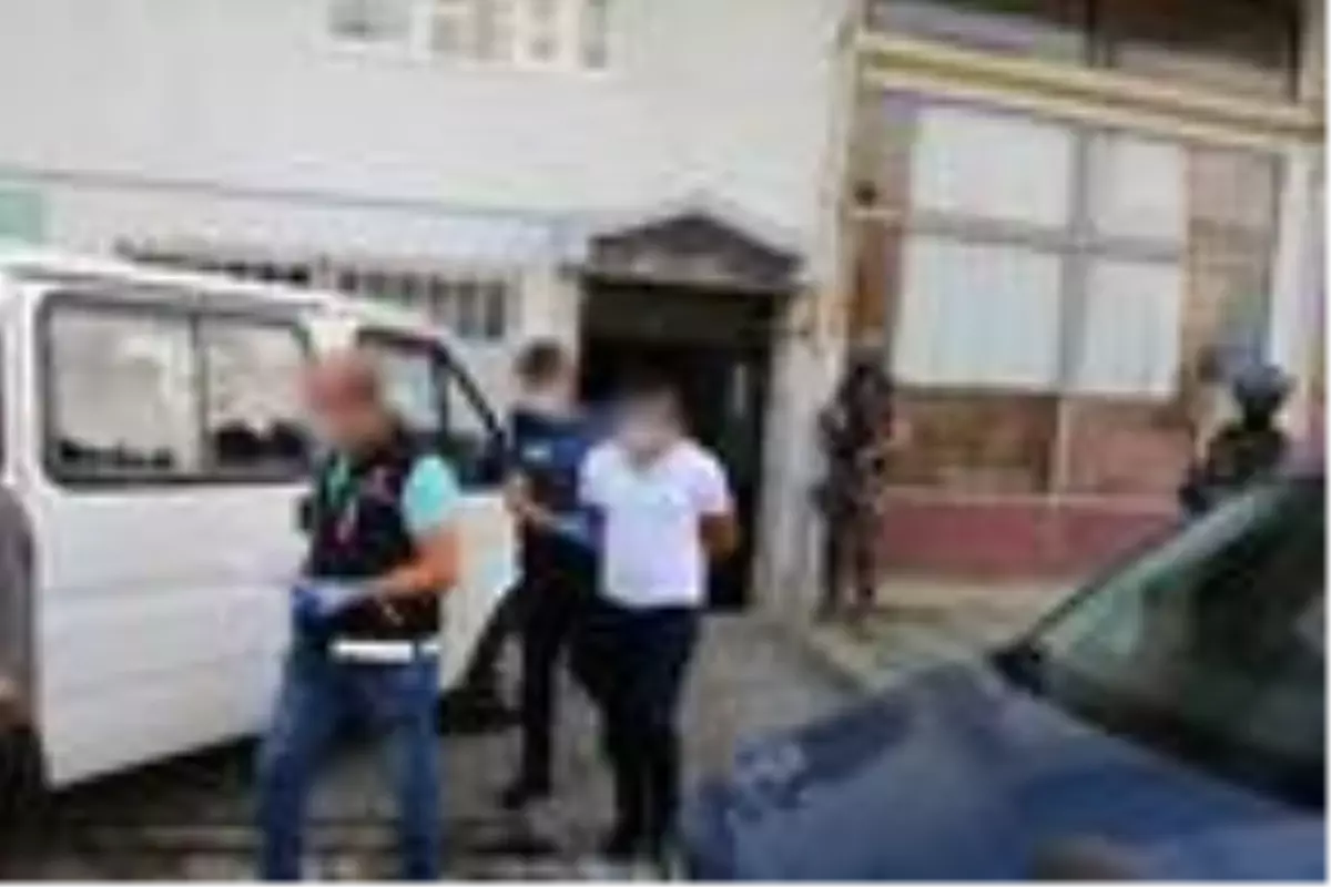Samsun'da özel harekat destekli uyuşturucu operasyonu: 13 gözaltı