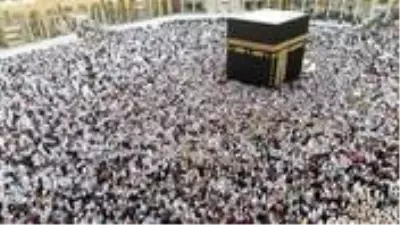 Suudi Arabistan umre ziyaretlerini kademeli olarak başlatmaya hazırlanıyor Suudi Arabistan umre ziyaretlerini kademeli olarak başlatmaya hazırlanıyor