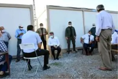 Vali Baruş, deprem konutlarını inceledi