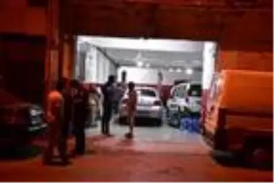 Alacaklı kavgası kanlı bitti, ''300 liramı neden vermiyorsun'' diyen şahıs dehşet saçtı Alacaklı kavgası kanlı bitti, ''300 liramı neden vermiyorsun'' diyen şahıs dehşet saçtı