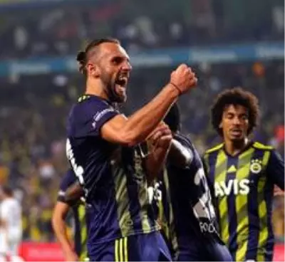 Ali Koç ve Emre Belözoğlu'ndan Vedat'a veda Ali Koç ve Emre Belözoğlu'ndan Vedat'a veda
