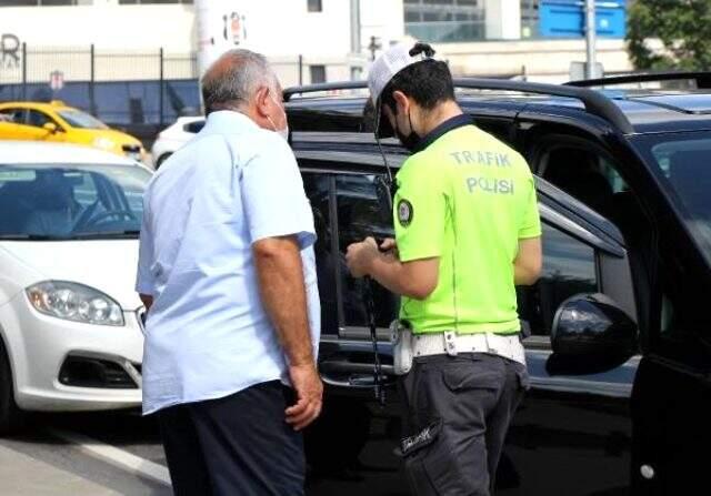 Amerikalı aile gaspçılara karşılık verdi, şüpheliler kaçtı Amerikalı aile gaspçılara karşılık verdi, şüpheliler kaçtı