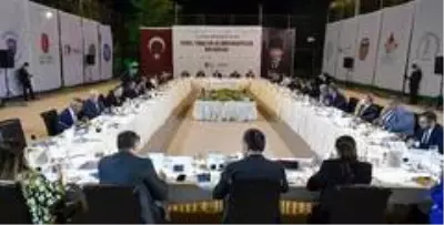 Başkan Yavaş Ankara'daki üniversitelerin rektörleriyle buluştu Başkan Yavaş Ankara'daki üniversitelerin rektörleriyle buluştu