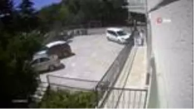 Başkentte hırsızlık polisinden film gibi takip: 4 hırsız kıskıvrak yakalandı Başkentte hırsızlık polisinden film gibi takip: 4 hırsız kıskıvrak yakalandı