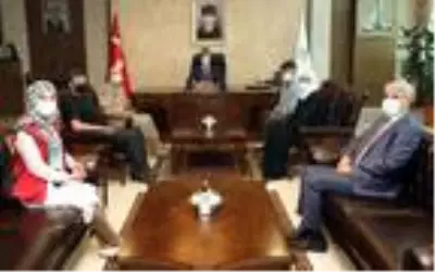 Bitlis'te, şehit ailesine Devlet Övünç Madalyası ile Beratı verildi Bitlis'te, şehit ailesine Devlet Övünç Madalyası ile Beratı verildi