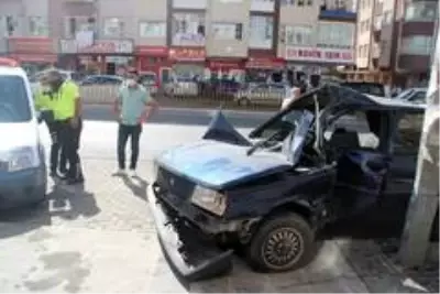 Son Dakika | Direksiyon hakimiyetini kaybetti, park halindeki araçları böyle biçti Son Dakika | Direksiyon hakimiyetini kaybetti, park halindeki araçları böyle biçti