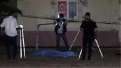 Eşiyle tartışan kadın, 5. kattaki evinin penceresinden atlayarak intihar etti Eşiyle tartışan kadın, 5. kattaki evinin penceresinden atlayarak intihar etti