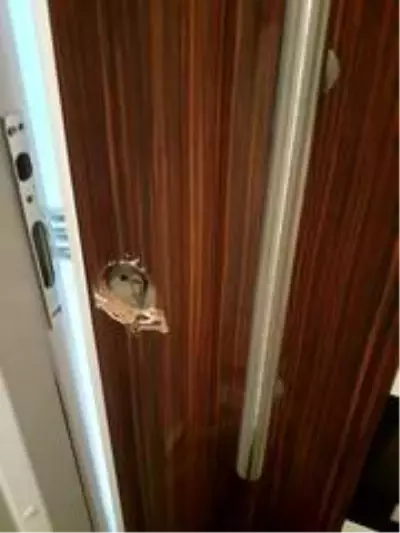 Evlerine giren hırsızlar yüzünden koronavirüse yakalanan çift, isyan etti Evlerine giren hırsızlar yüzünden koronavirüse yakalanan çift, isyan etti