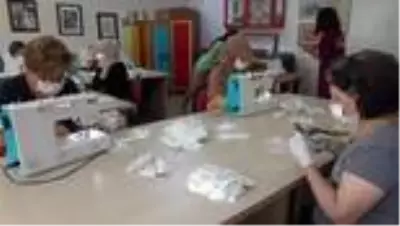 Germencik'te kadınlar öğrenciler için maske üretiyor - AYDIN Germencik'te kadınlar öğrenciler için maske üretiyor - AYDIN