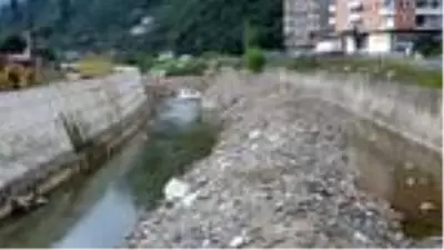 Giresun'da selde kaybolan 4 kişi aranıyor Giresun'da selde kaybolan 4 kişi aranıyor