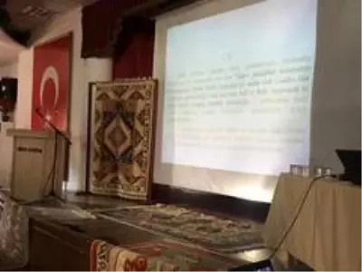 Gördes'te halıcılık paneli düzenlendi