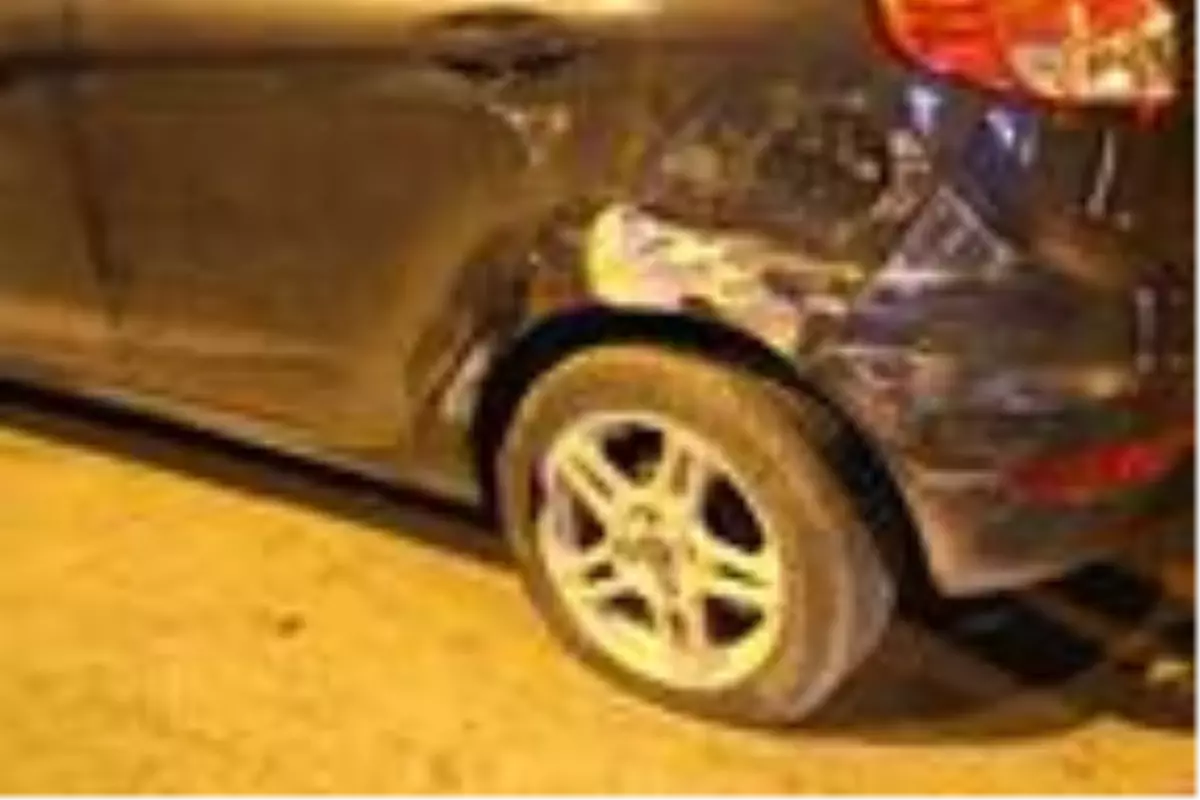 Hatay'da freni boşalan çöp kamyonu 8 araca çarptı