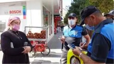 İkinci kez maske kuralını ihlal eden kadından polise pişkin sözler İkinci kez maske kuralını ihlal eden kadından polise pişkin sözler