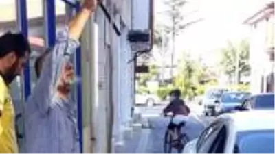 İlçeyi yılanlar bastı! Boyları 2 metreyi geçiyor İlçeyi yılanlar bastı! Boyları 2 metreyi geçiyor