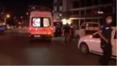 İzmir'de evinde bıçaklanan kişi yaralandı İzmir'de evinde bıçaklanan kişi yaralandı