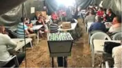 Jandarma güçleri şaşırdı kaldı: Kumar oynamak için tarla ortasına çadır kurdular Jandarma güçleri şaşırdı kaldı: Kumar oynamak için tarla ortasına çadır kurdular