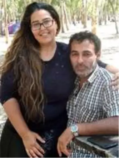 Kanala düşen kamyonetteki sürücü yaralandı, eşi öldü Kanala düşen kamyonetteki sürücü yaralandı, eşi öldü