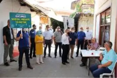 Kaymakam Duru elinde dövizle denetim yaptı Kaymakam Duru elinde dövizle denetim yaptı