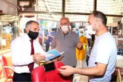 Kaymakam Duru elinde dövizle denetim yaptı Kaymakam Duru elinde dövizle denetim yaptı