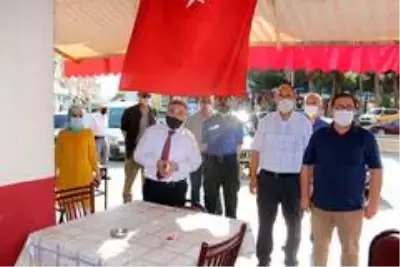 Kaymakam Duru elinde dövizle denetim yaptı Kaymakam Duru elinde dövizle denetim yaptı