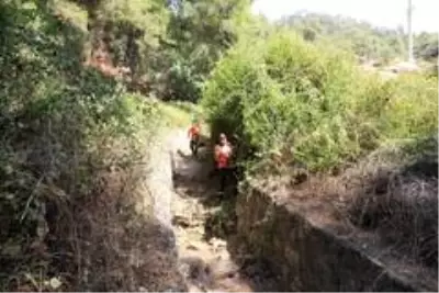 Marmaris'te dere yatakları kışa hazırlanıyor Marmaris'te dere yatakları kışa hazırlanıyor