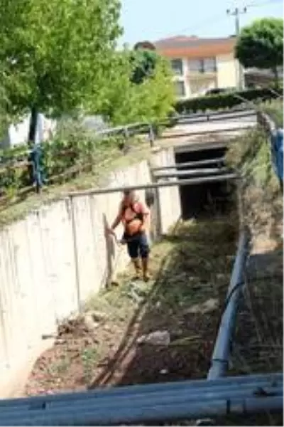Marmaris'te dere yatakları kışa hazırlanıyor Marmaris'te dere yatakları kışa hazırlanıyor