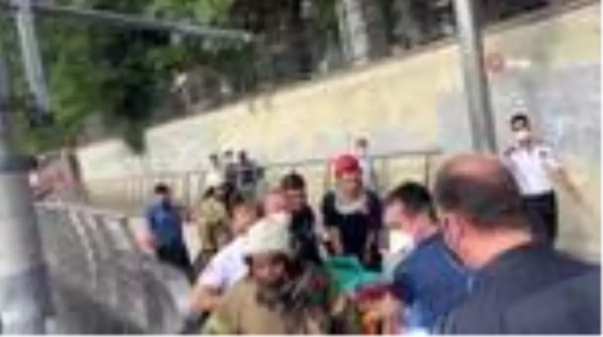 Metro istasyonunda intihar girişimi