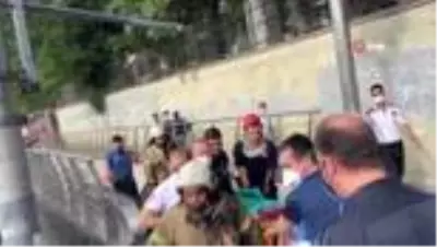 Metro istasyonunda intihar girişimi Metro istasyonunda intihar girişimi
