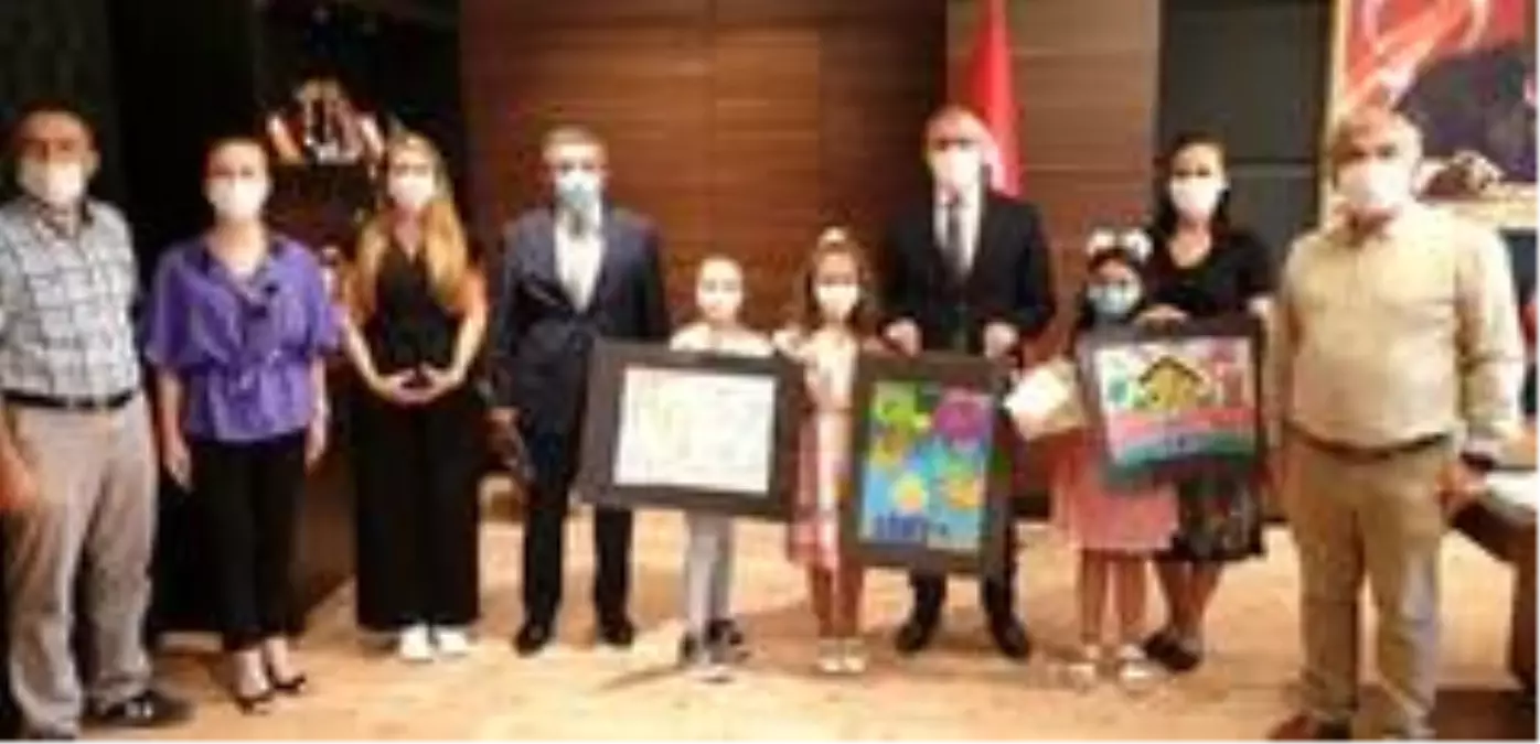 'Okulum' yarışmasında dereceye girenlere ödülleri verildi