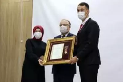 Son dakika haber | Övünç madalyası töreninde konuşan Vali Tutulmaz: 'Artık kan değil, ter dökmeliyiz' Son dakika haber | Övünç madalyası töreninde konuşan Vali Tutulmaz: 'Artık kan değil, ter dökmeliyiz'