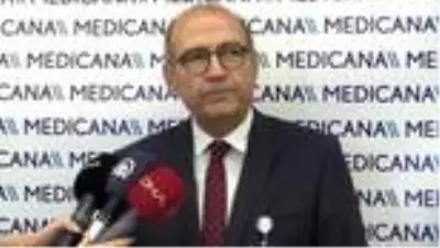 Sanatçı Bülent Ersoy, mide rahatsızlığı nedeniyle tedavi altına alındı Sanatçı Bülent Ersoy, mide rahatsızlığı nedeniyle tedavi altına alındı
