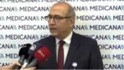 Sanatçı Bülent Ersoy, mide rahatsızlığı nedeniyle tedavi altına alındı Sanatçı Bülent Ersoy, mide rahatsızlığı nedeniyle tedavi altına alındı