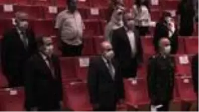 Şehit polisin devlet övünç madalyasını 7 yaşındaki kızı aldı Şehit polisin devlet övünç madalyasını 7 yaşındaki kızı aldı