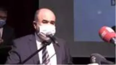 Şehit polisin devlet övünç madalyasını 7 yaşındaki kızı aldı Şehit polisin devlet övünç madalyasını 7 yaşındaki kızı aldı