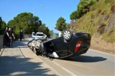 Sinop'ta takla atan otomobil ters döndü: 1 yaralı Sinop'ta takla atan otomobil ters döndü: 1 yaralı